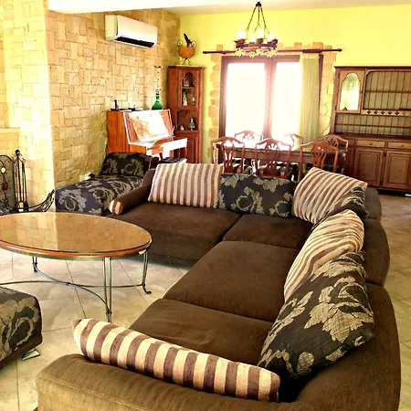 Coral Bay Liana Tatil Evi Peyia